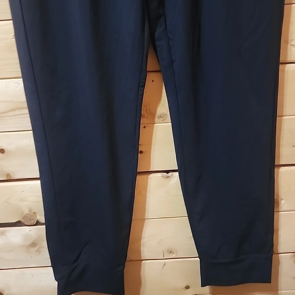 Womens  Align Crop Lululemon Pants Size XL NWT Navy Blue